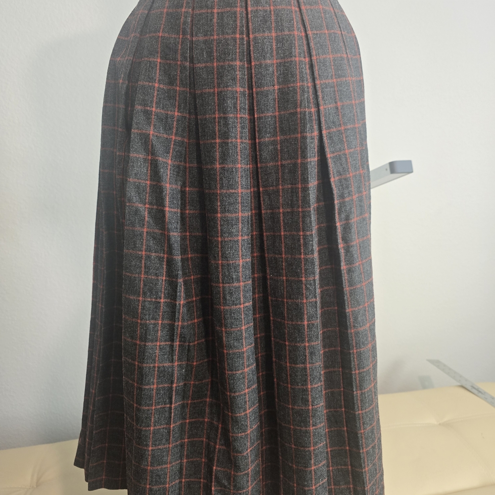 Vintage Betty Barclay Pleated Plaid Skirt Mid-length 26x31